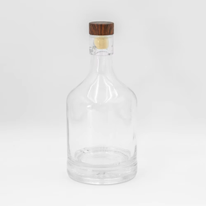 Nouvelle bouteille en verre décorative personnalisée gravée de luxe pour boissons gazeuses ou tequila, vide, de haute qualité, disponible en 250 ml, 300 ml, 500 ml, 750 ml - Product Image 1