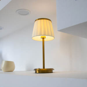 Luxe LED oplaadbare tafellamp met stoffen lampenkap Uniek design bureaulamp Decoratieve restaurant woonkamer tafellamp - Product Image 3