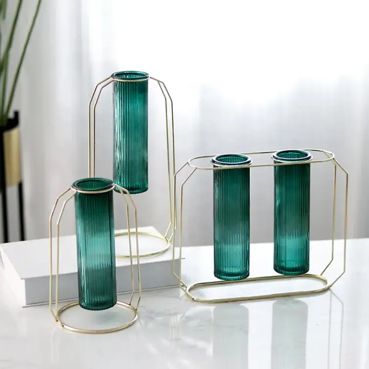 Vaso nordico creativo semplice luce di lusso in metallo di vetro moderno decorazione di simulazione con acqua alzata da salotto decorazione da tavolo