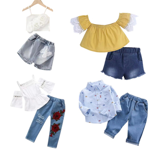 Vêtements en coton pour enfants en gros : ensembles avec hauts épaules dénudées, shorts en jean et motifs brodés – Tenues d'été pour enfants - Product Image 1