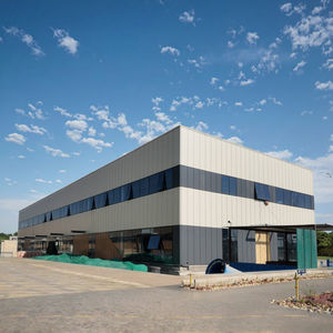 중국 제조업체 직접 공급 조립식 철골 구조물 창고 및 산업 플랜트용 저비용 맞춤형 금속 건물 - Product Image 1