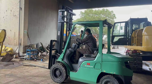 Carretilla elevadora diésel Mitsubishi FD30 FD50 de 3 toneladas usada, neumáticos 4WD 375HP, transpaleta, construcción, industrias agrícolas con - Product Image 2