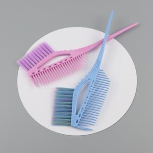 Outil de <span class=keywords><strong>coiffure</strong></span> polyvalent Peigne teinté pour le soin des salons de <span class=keywords><strong>coiffure</strong></span> Peignes et brosses à cheveux - Product Image 2