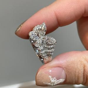 Anillo de Plata Pura S925 Wenchi con Mariposa Multifantom, Diseño de Alta Gama con Incrustaciones de Diamantes, Diseño Exclusivo, Ligero, Lujoso y Moderno - Product Image 5