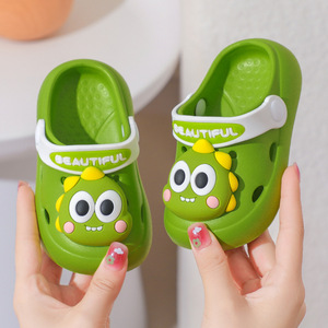Chaussures EVA style Crocs pour enfants, vente en gros, pantoufles mignonnes à bout fermé pour bébés garçons et filles, chaussures d'eau légères à motif de dessin animé pour enfants - Product Image 4