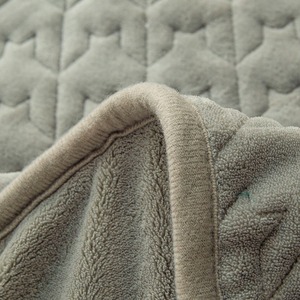 Ropa de cama Milk Fleece Bed Mat 150x200 + 30cm Terciopelo de punto suave Funda protectora antideslizante 200TC Protector de colchón para todas las estaciones - Product Image 6