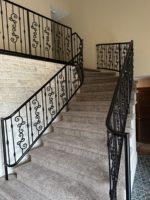 Villa Escalier en colimaçon en fer forgé Main courante courbée de luxe Garde-corps balustrade en fer forgé
