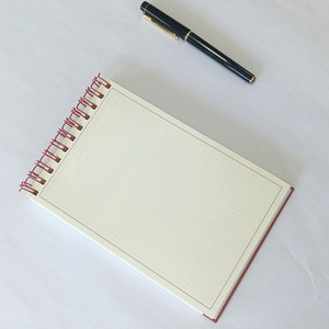 Cuaderno de escritorio con tapa dura A5 personalizado, encuadernación en espiral, planificador diario semanal, gestión del tiempo diario, lista de tareas pendientes - Product Image 3