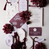 Suite d'invitations de mariage haut de gamme avec enveloppes, qualité supérieure pour les entreprises d'événements internationaux et les acheteurs B2B