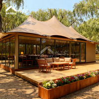 Tente modulaire de luxe en acier à 3 sommets de 38 m pour les centres de villégiature écologiques, les villas de glamping, les maisons conteneurs et l'extension de restaurants, maisons mobiles