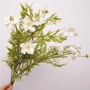 Bouquet de marguerites en soie à 4 branches de haute qualité pour la décoration de mariage et de la maison - Product Image 4
