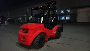 <span class=keywords><strong>Chariot</strong></span> élévateur diesel de 2,5 - 3,5 tonnes de capacité, 4WD pour terrain difficile, hauteur de levage 3 - 6 m - Product Image 6