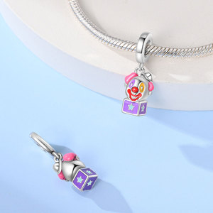 Pendentif Breloque Sorcière Clown en Émail Coloré en Cuivre, Bijou Compatible Bracelet et Collier, Cadeau d'Halloween et de Carnaval pour Femmes et Filles - Product Image 5