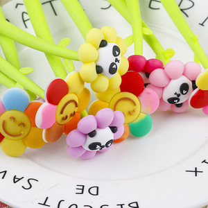 Nouveau soleil fleur Panda balançoire Gel stylo dessin animé mignon forme balançoire haute valeur cadeau noir stylo - Product Image 3