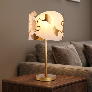 Lámpara de Mesa Moderna de Acrílico y Metal Pintada en Dorado PT24010 E26/E27 110-240V Eléctrica 3000K Luz Cálida para Sala de Estar o Escritorio - Product Image 3