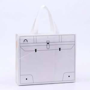 Sac cadeau personnalisé horizontal grand format en non-tissé enduit imperméable noir avec motif flamant rose - Product Image 2