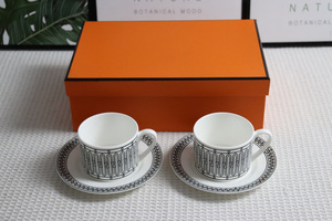 Service à thé en porcelaine fine européenne de haute qualité et à prix compétitif, 2 tasses et soucoupes - Product Image 4