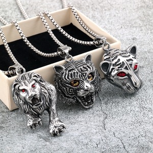 Collar con colgante de animales de acero inoxidable yunnique, cabeza de león, tigre, guepardo, regalo unisex, joyería para combinar con ropa - Product Image 1