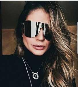 Hot Selling Fashion Newest <b>Large</b> <b>Frame</b> Metal Sunglasses Black Lady Rivet Sunglasses UV400 One Piece Lens Sunglasses 2021 - Product Image 2