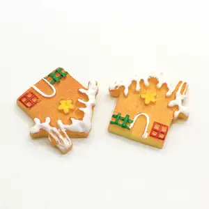 Cibo in miniatura 3D in resina di natale biscotti Flatback charm fiocco di neve pan di zenzero casa decorazione artigianale