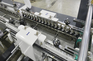 Máquina Plegadora y Encoladora Automática ROLAM LC-S, Máquina de Plegado y Encolado de 4 y 6 Esquinas con Sistema de Pegamento Termofusible Opcional - Product Image 3