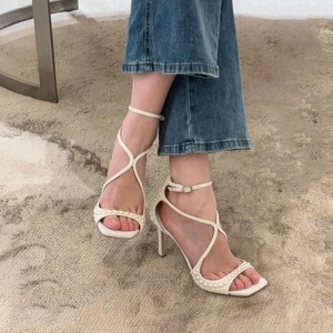 Zapatos de Talla Grande 35-45 para Mujer, Sandalias de Tacón con Hebilla y Punta Abierta, con Perlas, para Bodas, Fiestas y Eventos de Verano - Product Image 4