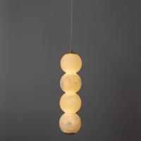 Lustre suspendu sensationnel en albâtre espagnol, en laiton de luxe, avec globes empilés, moderne, en marbre, à LED