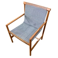 Chaise de salle à manger avec cadre en bois et assise et dossier tissés pour café, restaurant, hôtel, support personnalisé