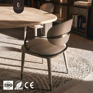 Chaises de salle à manger en cuir <span class=keywords><strong>microfibre</strong></span> <span class=keywords><strong>beige</strong></span> léger de luxe avec dossier ovale et accoudoirs incurvés en métal et pieds coniques <span class=keywords><strong>Chaise</strong></span> de salle à manger - Product Image 1