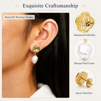 Anting-anting bunga mawar berukir, berbahan kuningan lapis emas, dengan liontin mutiara baroque, desain openwork, perhiasan artisan wanita.