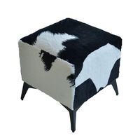 Pouf carré en similicuir avec structure en bois, repose-pieds moderne pour changer de chaussures, idéal pour salon, chambre et entrée