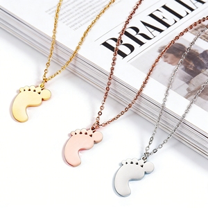 Collier à perles de créateur certifié par le fabricant, design à fermoir dissimulé renforcé, acier inoxydable de haute qualité - Product Image 1