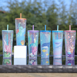 แก้วน้ำหลอดพลาสติกผนังสองชั้นสุดสร้างสรรค์ใหม่สีสันสดใสมหาสมุทรดีไซน์ระดับ<span class=keywords><strong>โลก</strong></span>ภาชนะใส่เครื่องดื่มสำหรับเดิน<span class=keywords><strong>ทา</strong></span>งสไตล์คลาสสิกพร้อมแถบฟาง - Product Image 3