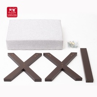 Pouf pouf en tissu et bois motif blanc et noir pour mettre