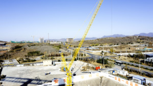 עגורן צריח מסתובב מדגם DAHAN D4015-6T בעל כושר הרמה של 6 טון, אורך זרוע 40 מטר, גובה הרמה מקסימלי 99 מטר, לשימוש בבנייה, מנוע PLC - Product Image 6