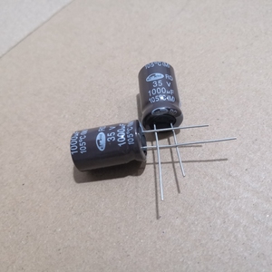 ตัวเก็บประจุอลูมิเนียมอิเล็กโทรลีติคขนาด13*20 35V1000UF 1000UF 35V ตัวเก็บประจุแบบจุ่มเรเดียล - Product Image 3