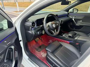 <span class=keywords><strong>Mercedes</strong></span>-Benz <span class=keywords><strong>Classe</strong></span> <span class=keywords><strong>A</strong></span> <span class=keywords><strong>AMG</strong></span> 2019 Essence 2.0T Berline 5 places Luxe Sport Véhicule d'<span class=keywords><strong>occasion</strong></span> Boîte automatique à double embrayage 7 vitesses Jiben Auto - Product Image 6