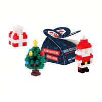 Ensemble de figurines de Noël moulées Bauklotz, mini blocs de construction en plastique, décorations de Noël traditionnelles (Père Noël, sapin, boîte cadeau)