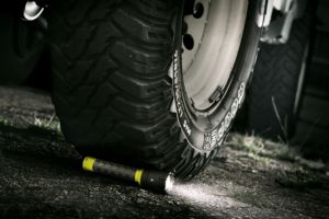 Linterna LED de Mano de 475 Lúmenes, IP67, 3 Modos, Interruptor Táctico, Empuñadura de Goma, Montaje en Casco/Cinturón para Uso en Exteriores e Industrial - Product Image 5