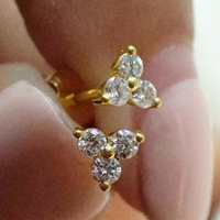 Kadınlar için Kübik Zirkonya Üçgen Küme Saplama Küpeler, 7mm, Altın Kaplama Pirinç Minimalist Geometrik Kulak Çivileri, 2 Renk