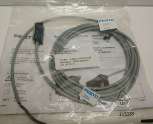 Plc New Old Stock Proximity Switch Smeo-1-led-24-b-sa 154744 Produit sous garantie - Product Image 1