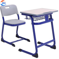 Les écoliers personnalisés peuvent soulever des bureaux et des chaises simples et simples pour les élèves du primaire et du secondaire.