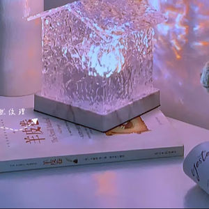 Proyector de Luz Nocturna con Efecto de Ondas de Agua Giratorio, Lámpara de Cristal de Colores para Sala de Estar, Estudio y Dormitorio, Venta al Por Mayor - Product Image 2