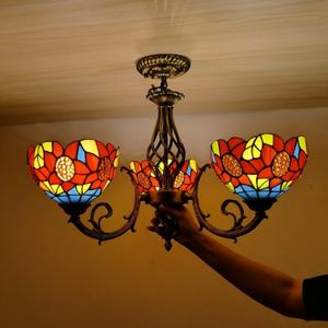 Lustre Tiffany de 8 pouces à 3 têtes, lampe LED créative de style pastoral pour salon, avec suspension en fer pour chambre à coucher - Product Image 5