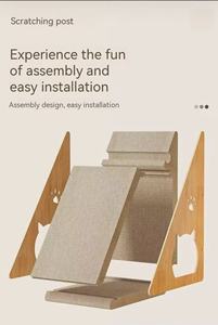 Tiragraffi Triangolare Moderno per Gatti con Struttura Verticale - Imballaggio Ecologico in Cartone Ondulato Resistente ai Graffi - Product Image 6