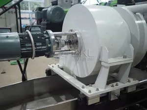 SJ100 due estrusori riciclano la macchina per la pellettizzazione di fiocchi di plastica rigida HDPE PP per produrre pellet riciclati 300 kg/h