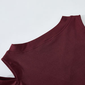 เสื้อทรงเข้ารูปพรีเมียม ผ้าฝ้าย 95% สแปนเด็กซ์ 5% ระบายอากาศดี คอวี โชว์ไหล่ สำหรับผู้หญิง ใส่เที่ยวช่วงซัมเมอร์ - Product Image 5