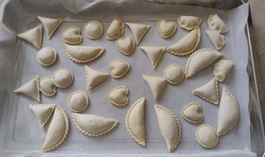 Máquina Automática para Hacer Empanadas, Samosas y Dumplings, de 15 cm, Marca Panama Dominican, Alta Capacidad 6000/hora, Bajo Voltaje - Product Image 2