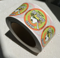 Étiquettes autocollantes personnalisées en vinyle imperméable pour logo, étiquettes pour bocaux en verre, étiquettes pour emballages de bouteilles, autocollants ronds découpés à la forme, rouleau d'autocollants