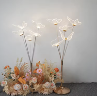 Lampe sur pied moderne à LED en acrylique en forme de papillon, pour fête, scène, mariage, chemin, allée, vente chaude 2025